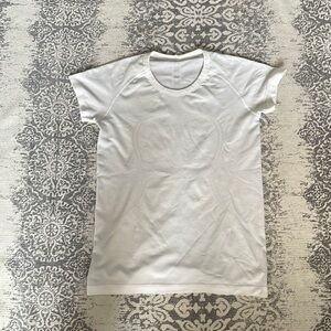 lululemon running tee